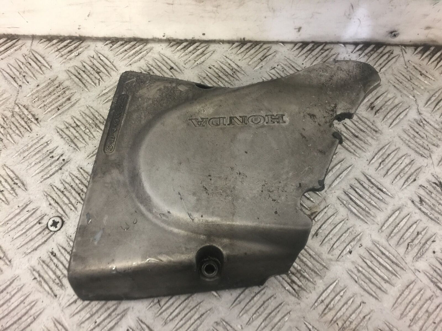 HONDA CB500 CB 500 SPROCKET COVER  YEAR 2002 (STOCK 426)