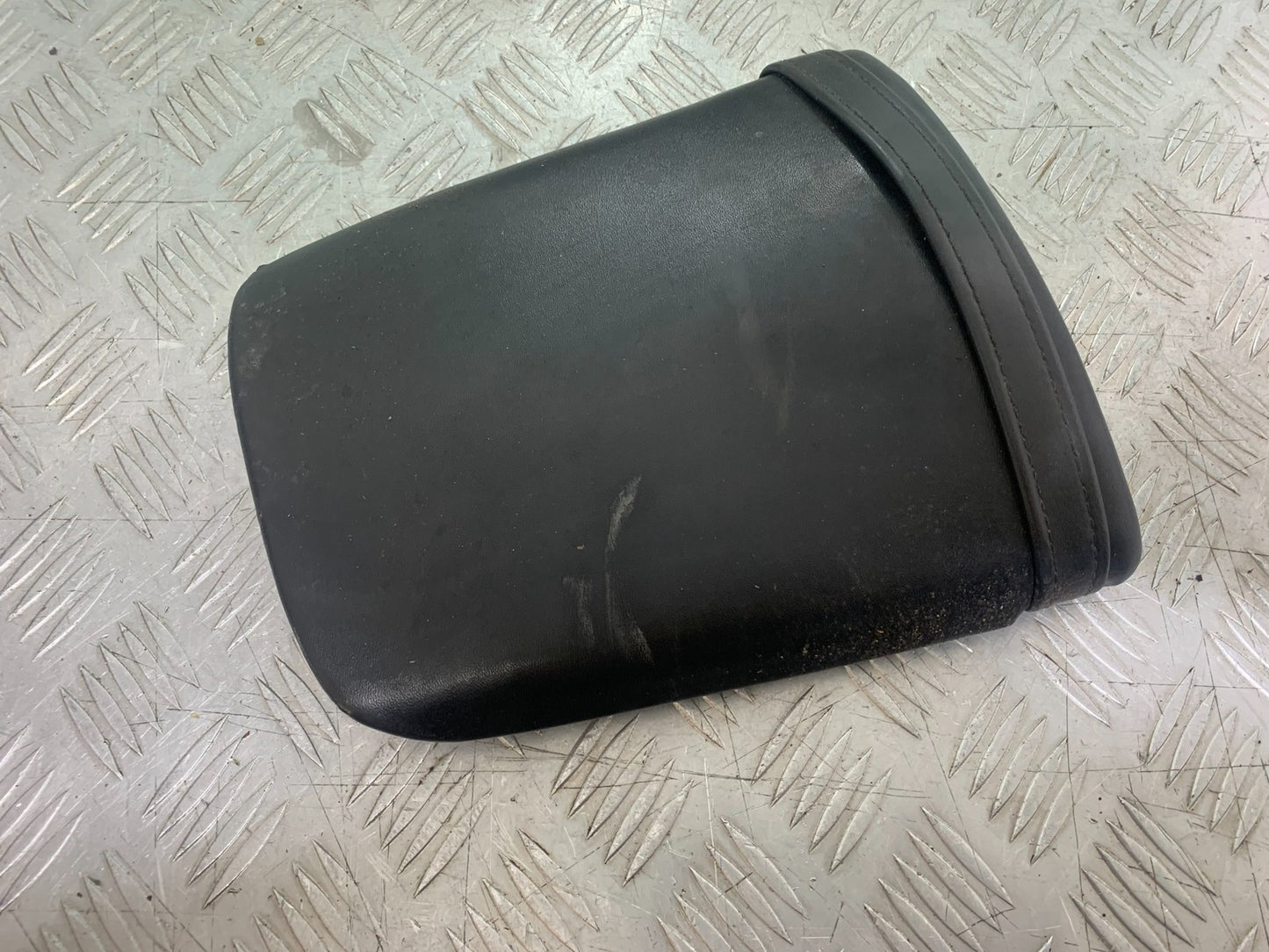 HONDA CBR600 CBR 600 RR REAR SEAT   YEAR 2003-2004 CMB1173)