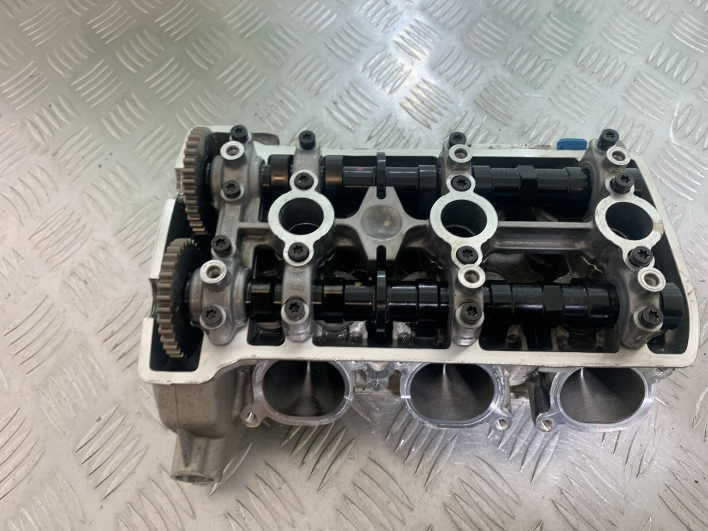 MV AGUSTA TURISMO VELOCE 800 CYLINDER HEAD AND CAMS  YEAR 2014-17 (CMB1051)