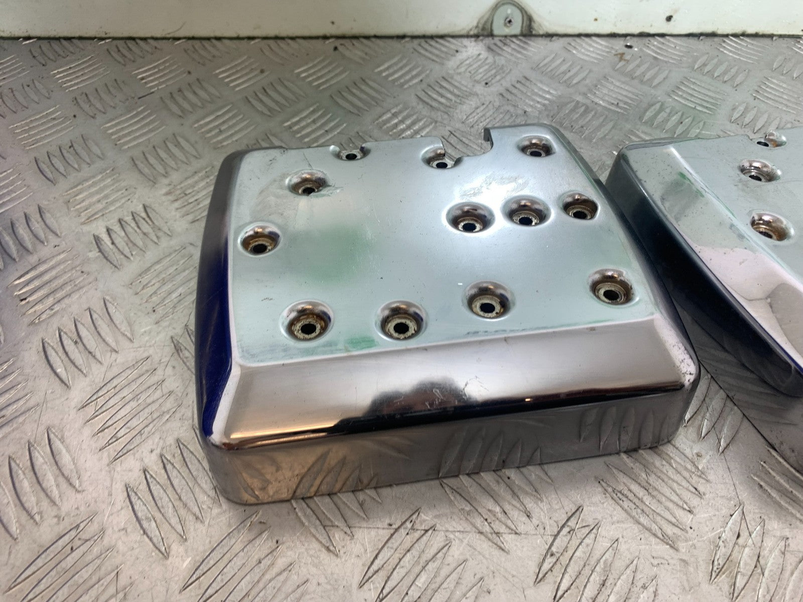 KAWASAKI VN1500 CLASSIC ROCKER COVERS  YEAR 1999 -2006 (CMB1166)