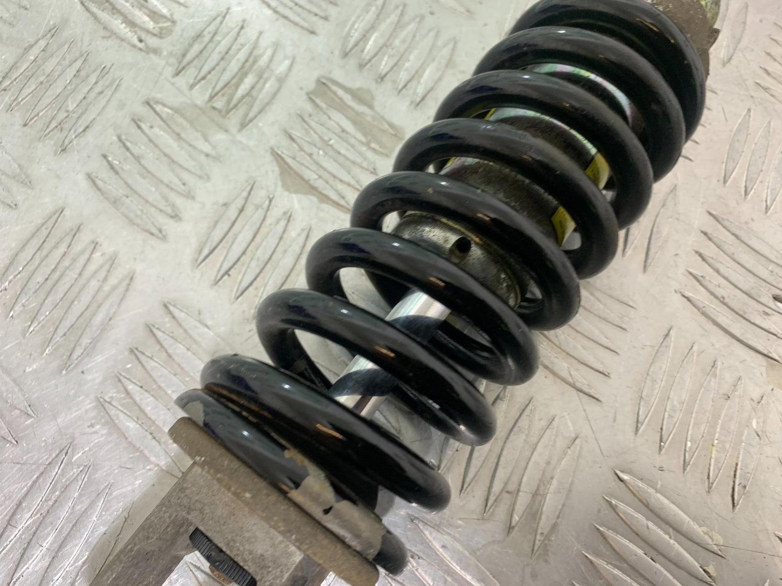 SUZUKI GSF1200  GSF 1200 BANDIT REAR SHOCK   YEAR 1997-2000 (CMB1149)