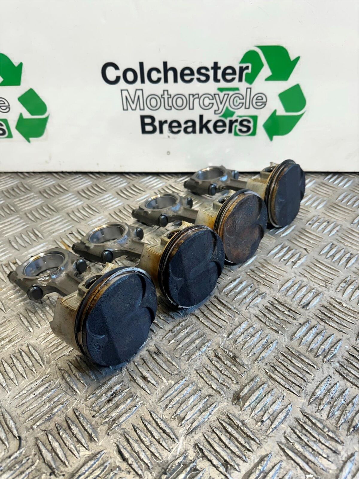 HONDA CBR1100 XX BLACKBIRD PISTONS AND CONRODS YEAR 1996-1998 (CMB1017)