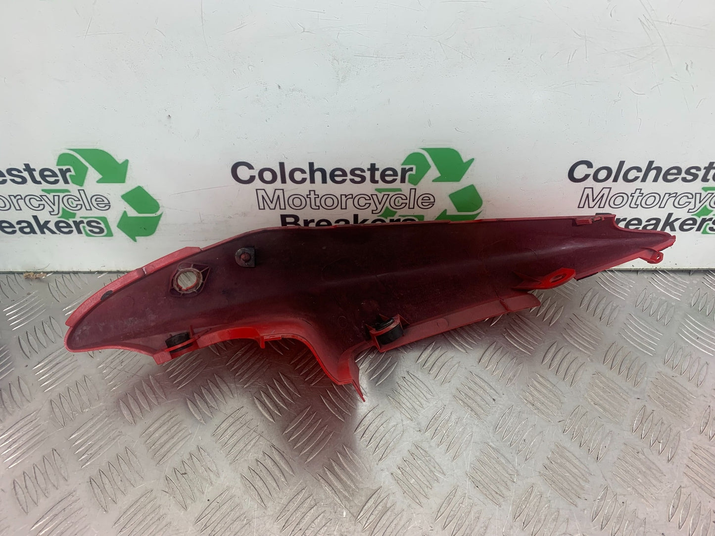 SUZUKI SV650 SV 650 mk1 LEFT SEAT PANEL  YEAR 1999-2002 (CMB1160)
