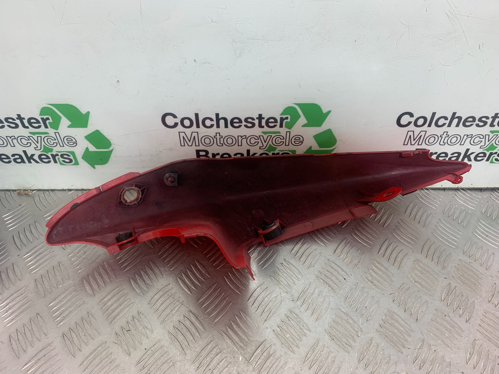 SUZUKI SV650 SV 650 mk1 LEFT SEAT PANEL  YEAR 1999-2002 (CMB1160)