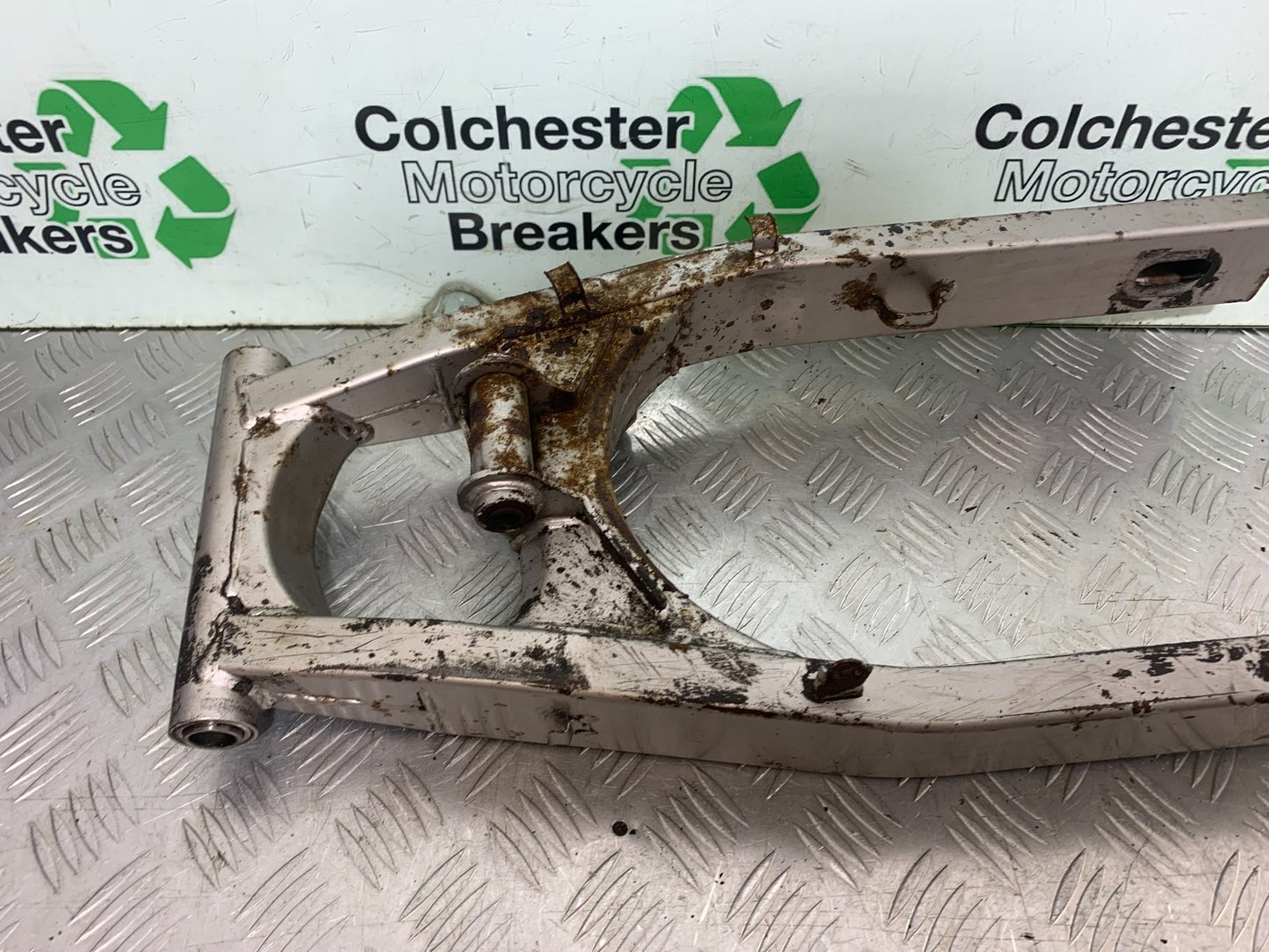 SUZUKI GSF600 GSF 600 BANDIT SWINGARM  2000-2004 (CMB1269)