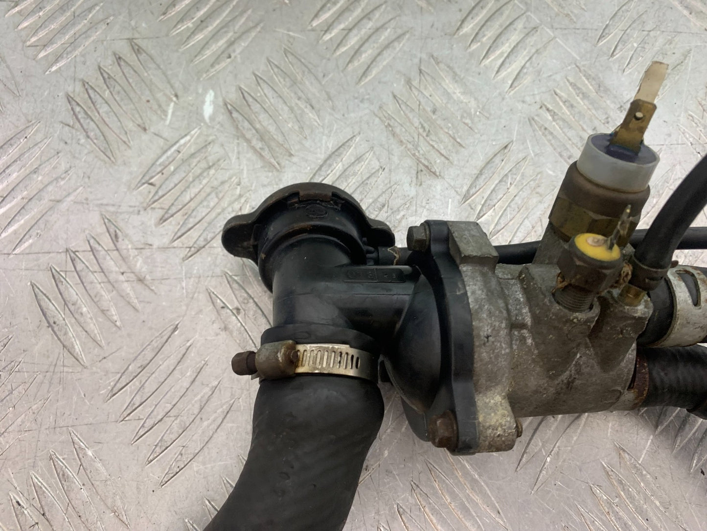 YAMAHA FZS600 FAZER 600 THERMOSTAT  YEAR 1998-2001 (CMB1267)