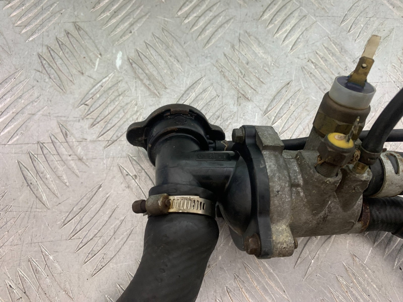 YAMAHA FZS600 FAZER 600 THERMOSTAT  YEAR 1998-2001 (CMB1267)