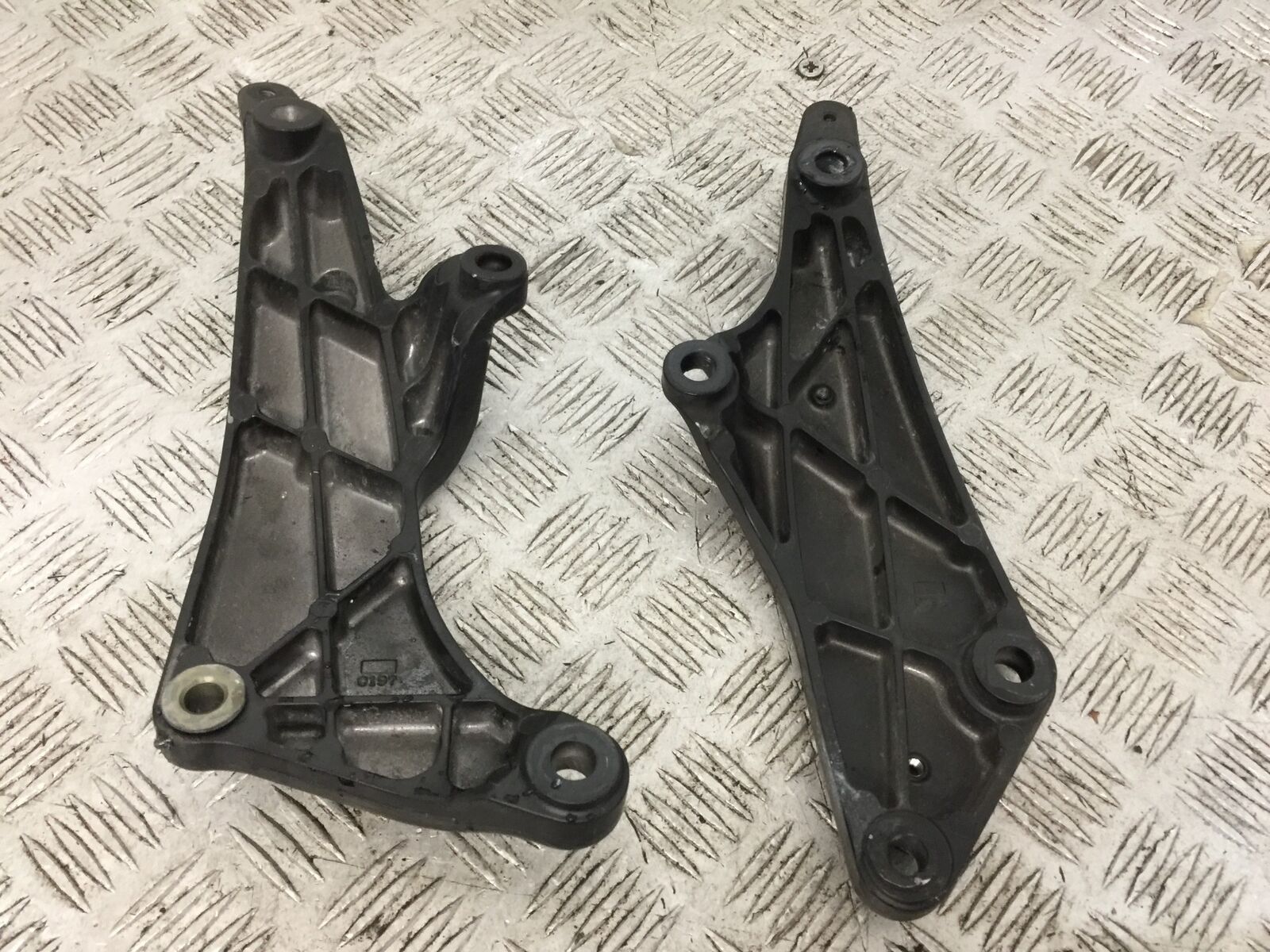 KAWASAKI ZX10R ZX10 R ENGINE BRACKETS 2006-2007 (STOCK 895)