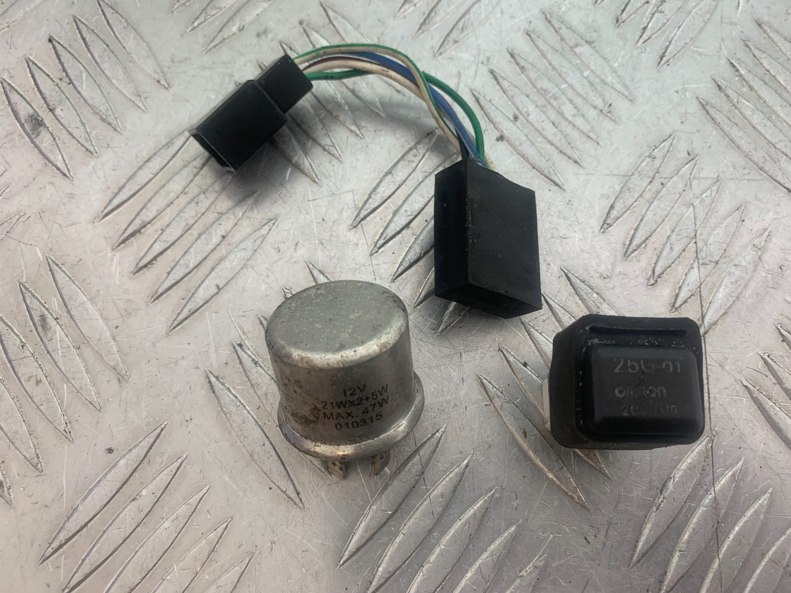 YAMAHA XV535 XV 535 VIRAGO RELAYS  YEAR 1994-02 (CMB1139)
