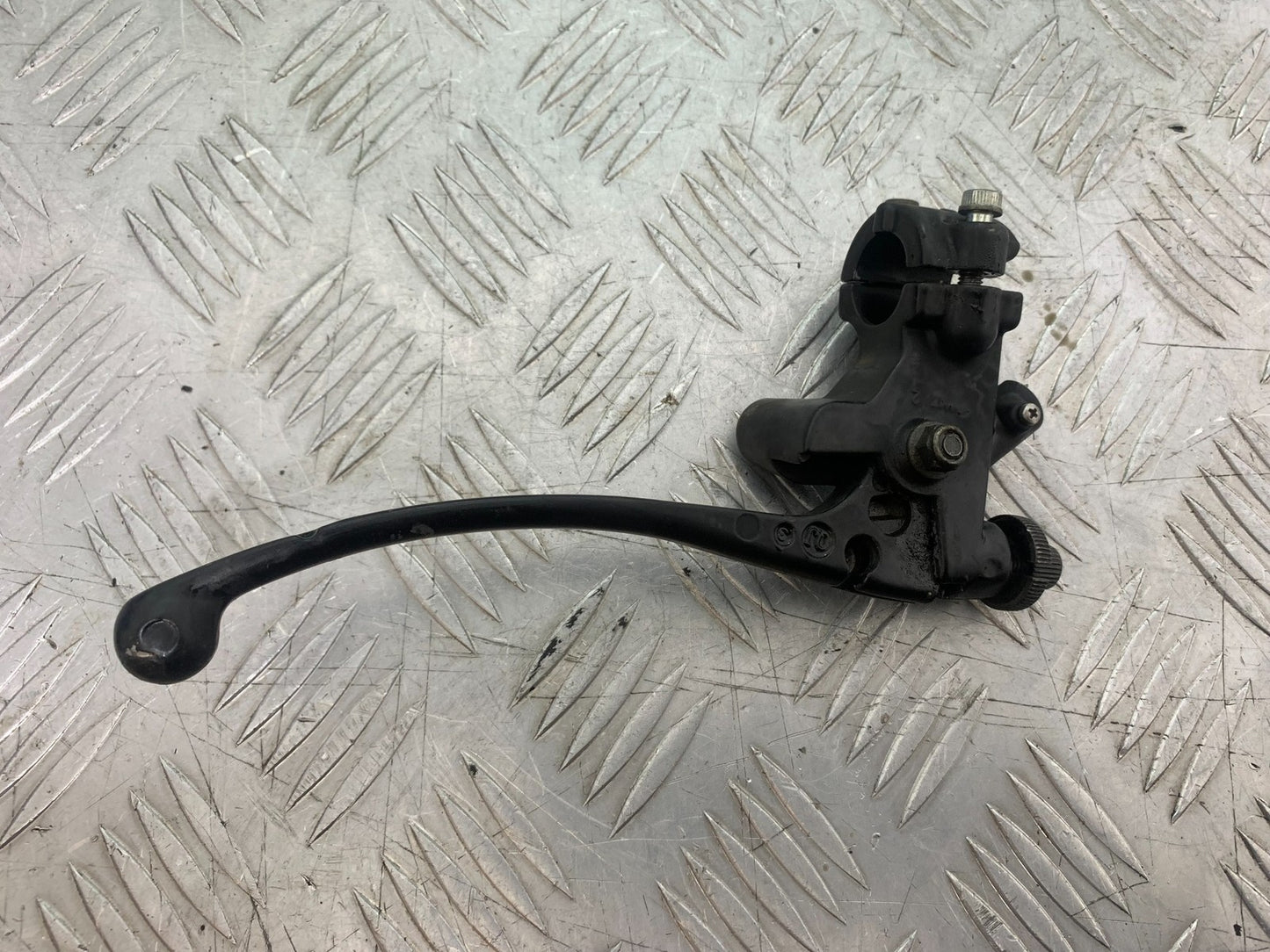 BENELLI BN125 BN 125 CLUTCH LEVER AND BRACKET   YEAR 2018-2021 (CMB1194)