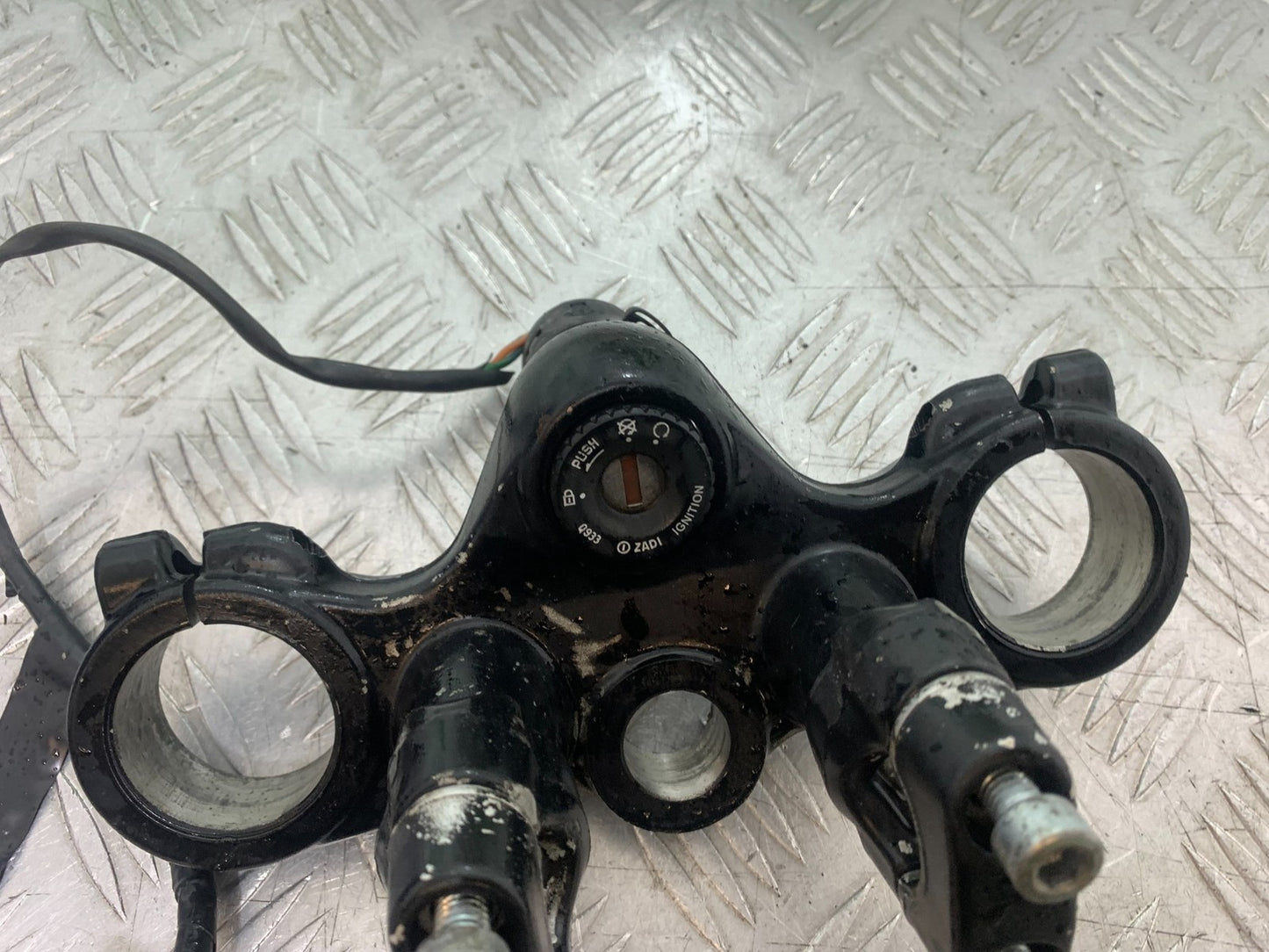 APRILIA 650 PAGASO STRADA LOCKS KEYS TOP YOKE   YEAR 2005-2010 (CMB1260)