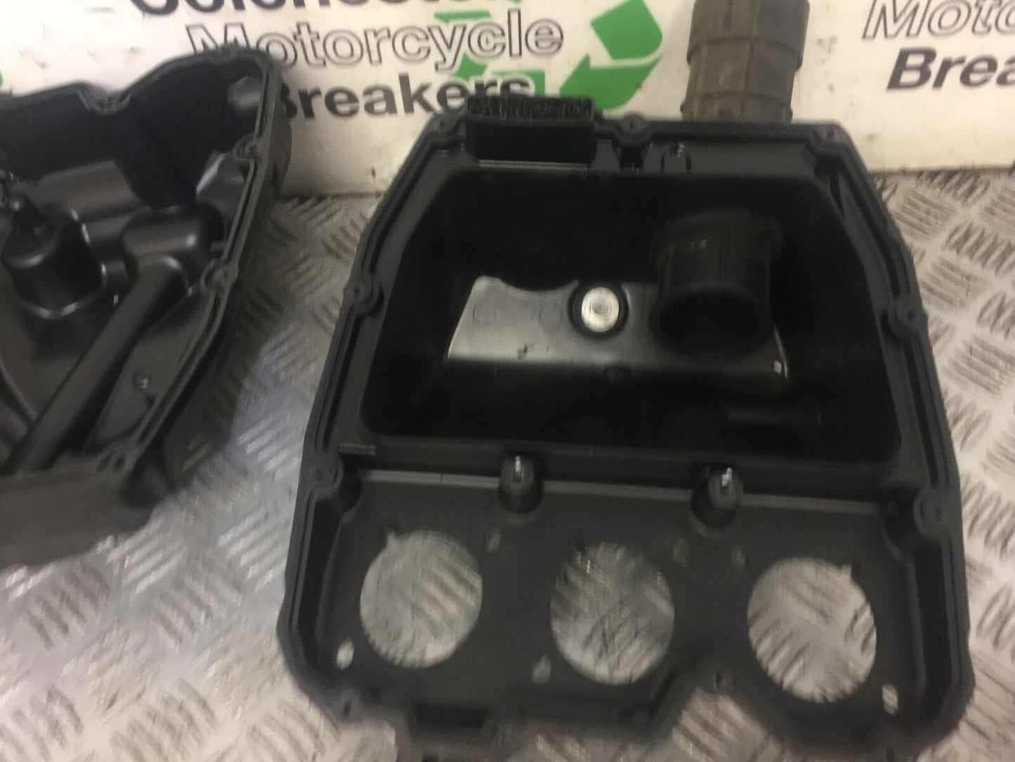 TRIUMPH TIGER 800 XRT AIR BOX  YEAR 2015-2017 (STOCK 506)