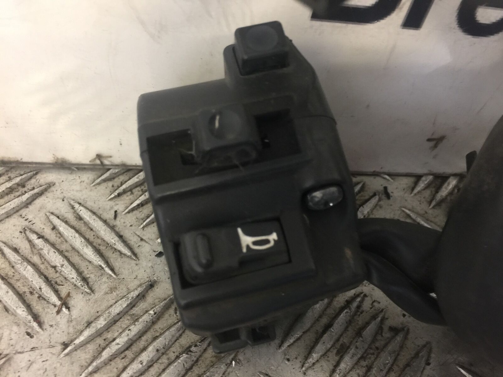 HONDA CBR125 CBR 125 LEFT SWITCH GEAR  YEAR 2011-2017 (STOCK 347)