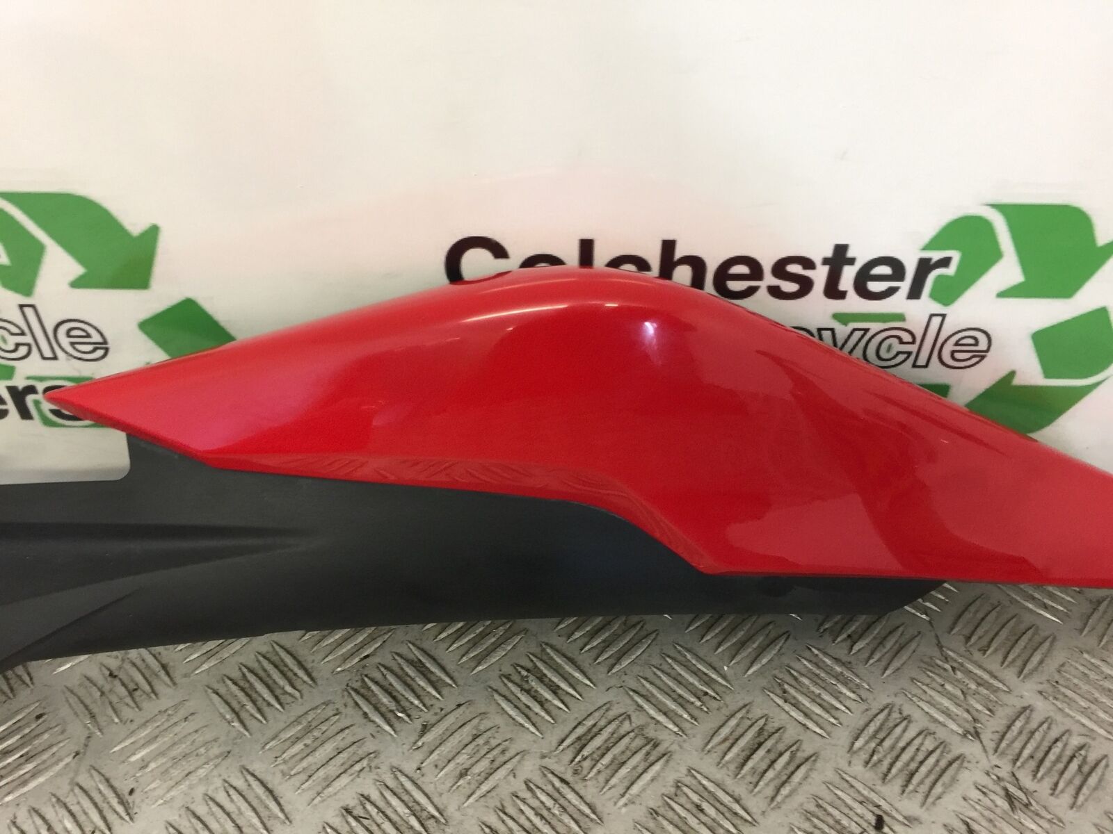 HONDA CBR125 CBR 125 RIGHT SEAT PANEL YEAR 2011-2017