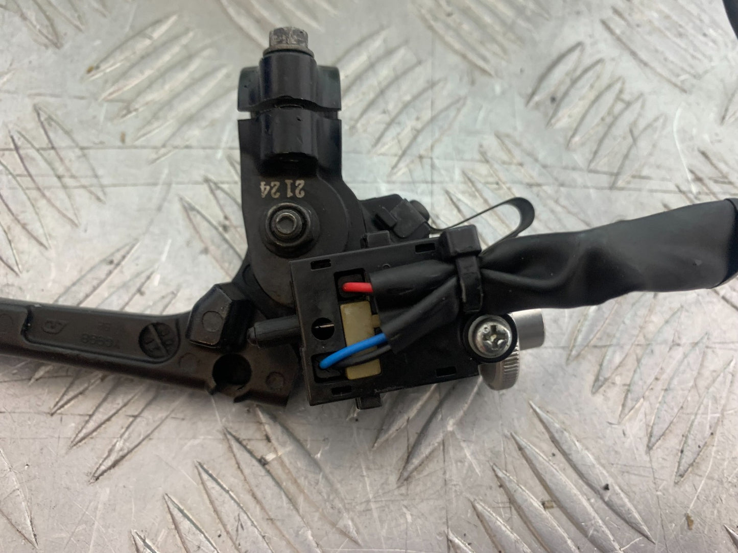 YAMAHA XSR900 XSR 900 CLUTCH LEVER AND BRACKET   YEAR 2022-2024 (CMB1215)