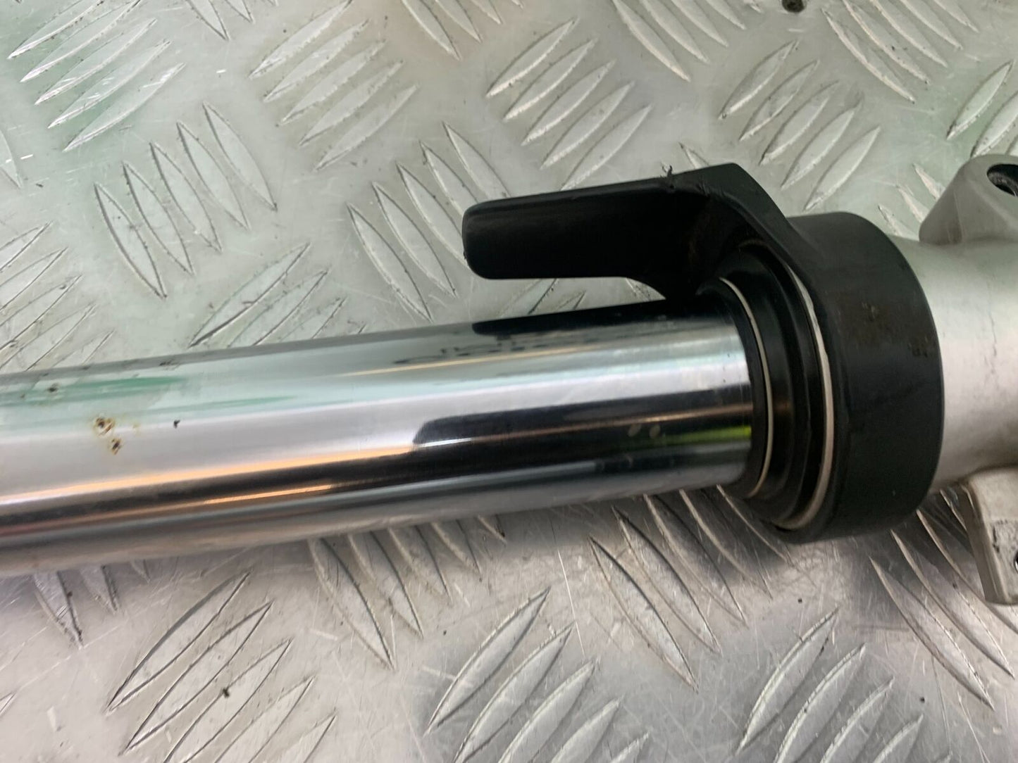 SUZUKI GSF600 GSF 600 BANDIT FORKS  YEAR 2001-2003 (CMB1102)