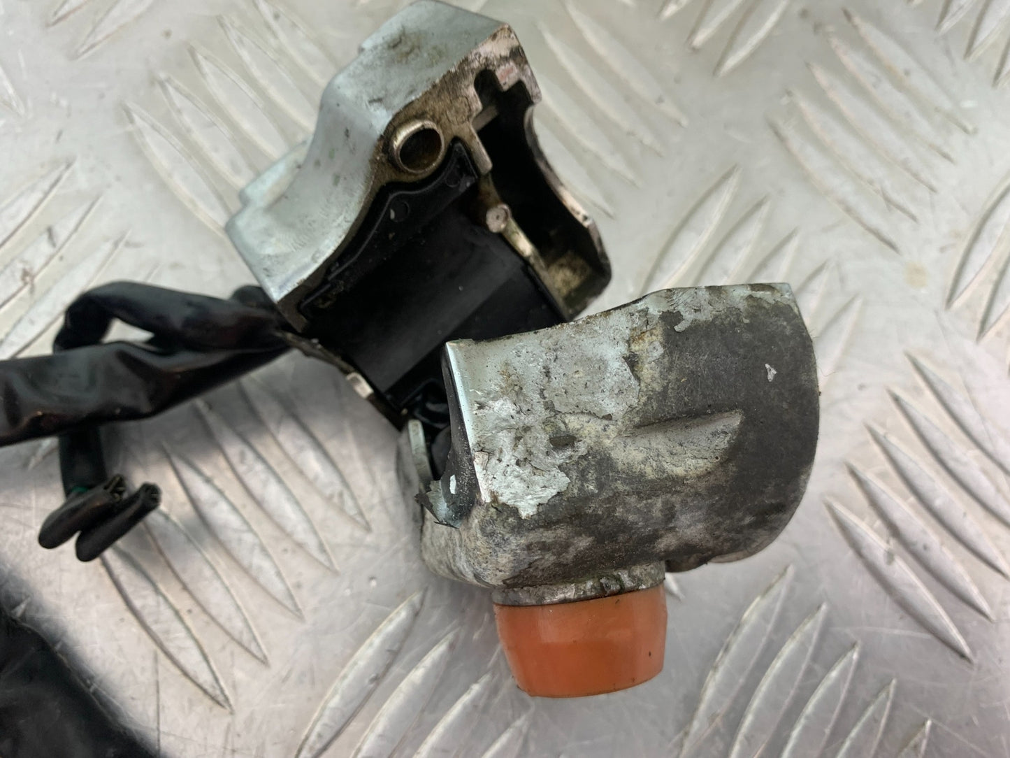 PIONEER XF250 RIGHT SWITCH GEAR   YEAR 2009 (CMB1143)