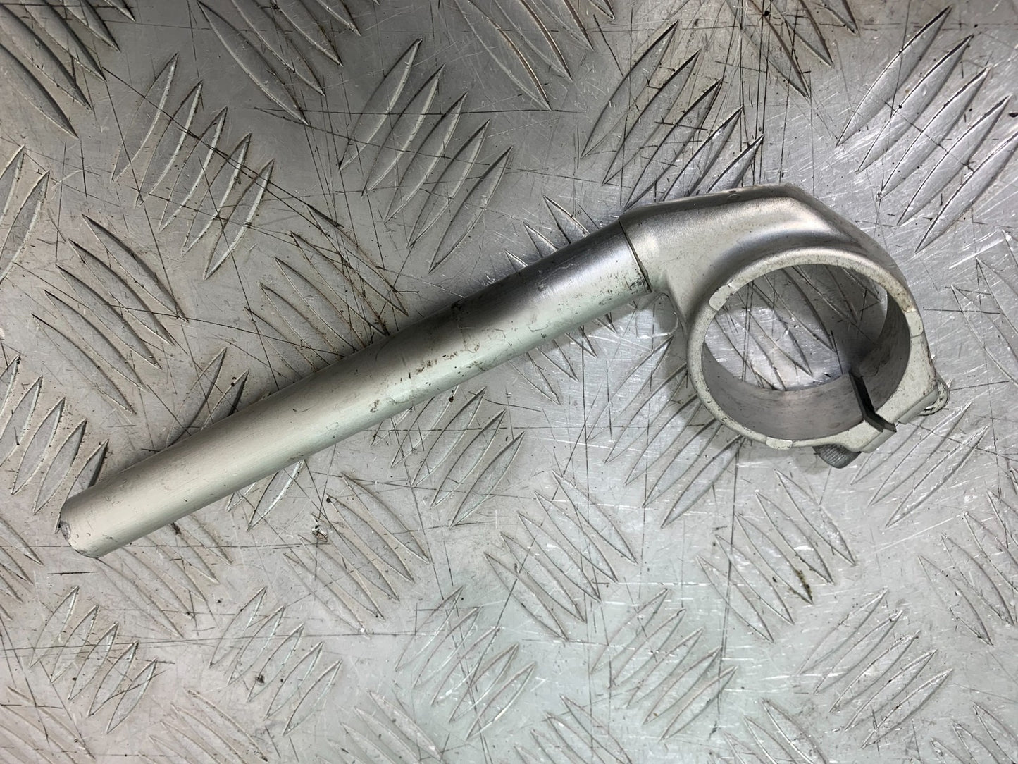 YAMAHA YZF R1 4C8 RIGHT HANDLEBAR  YEAR 2007-2008 (CMB1237)