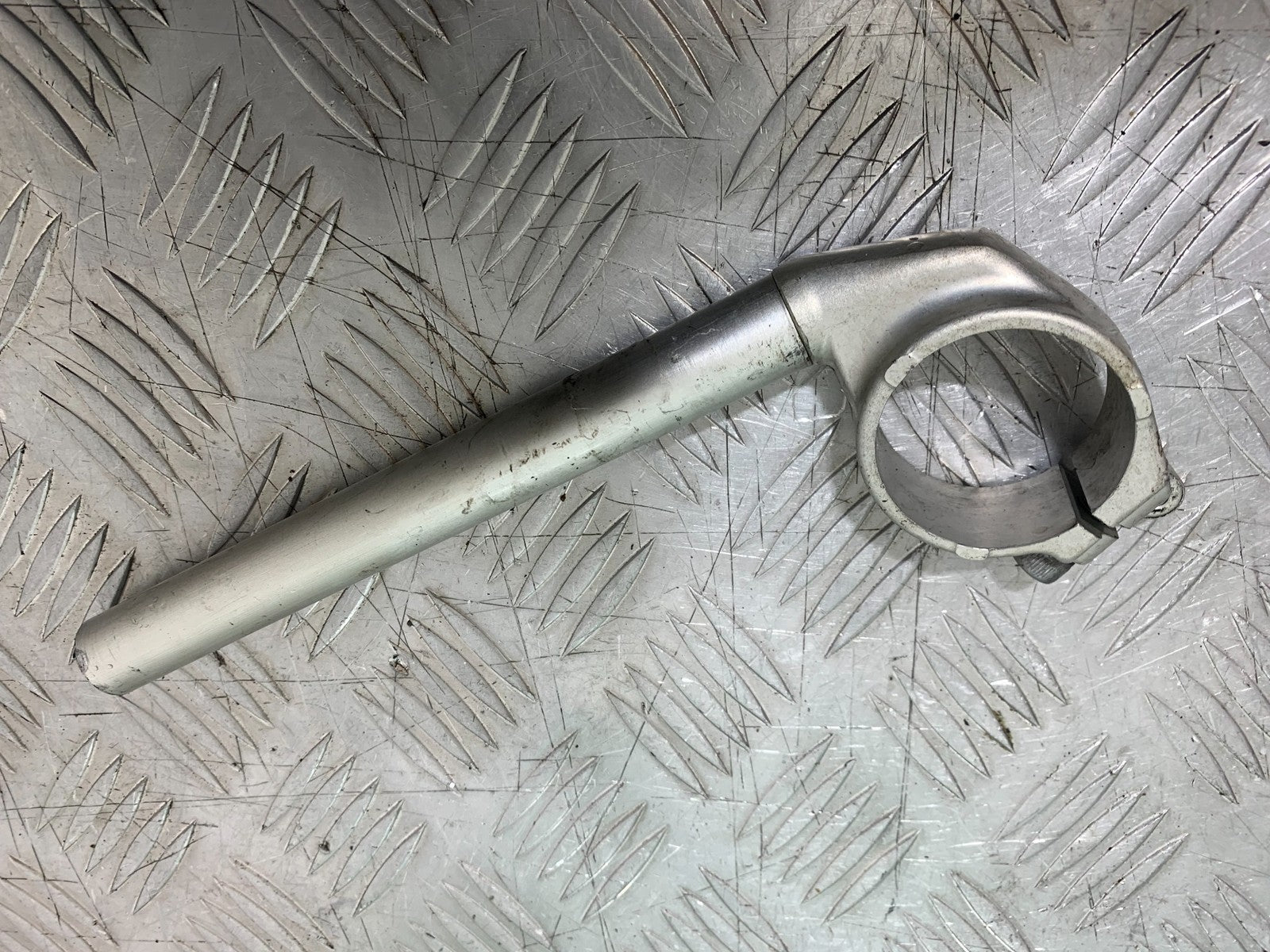 YAMAHA YZF R1 4C8 RIGHT HANDLEBAR  YEAR 2007-2008 (CMB1237)