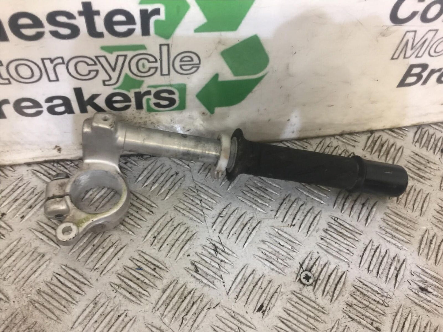 SUZUKI SV650 SV 650 RIGHT BAR  YEAR 1999 (STOCK 681)