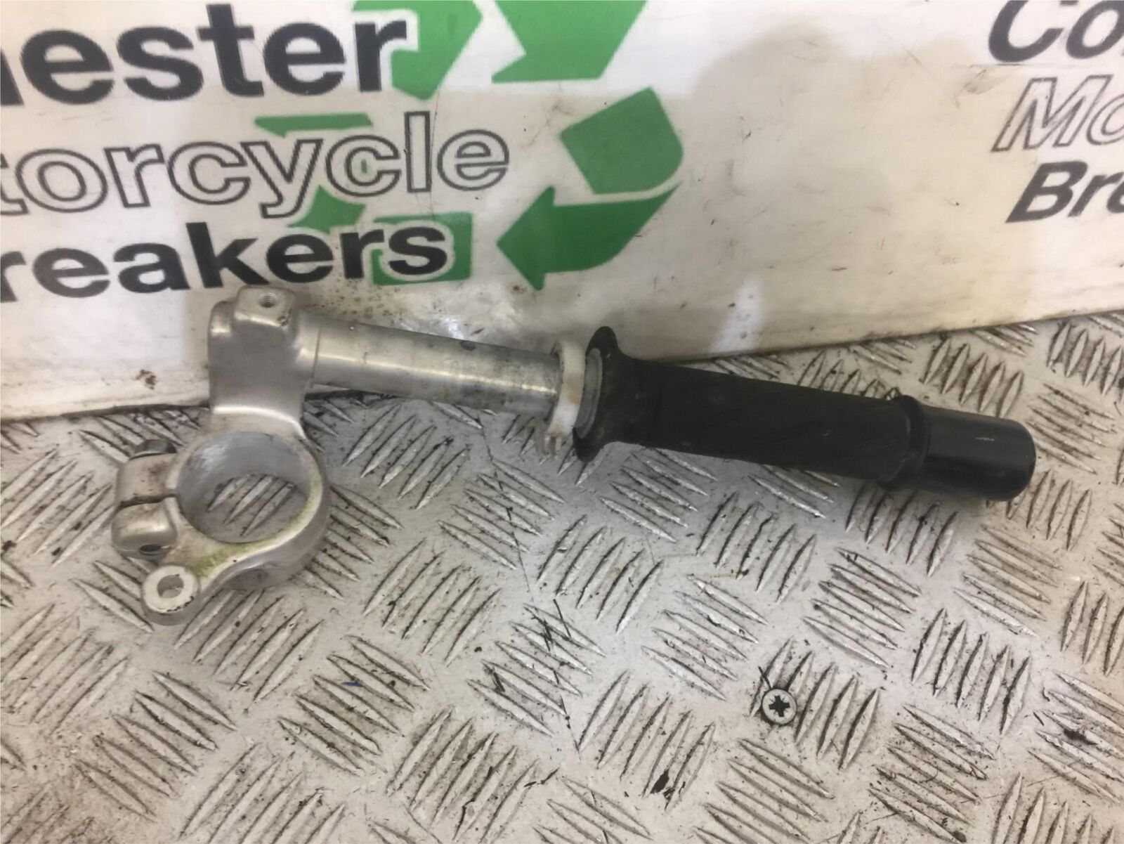 SUZUKI SV650 SV 650 RIGHT BAR  YEAR 1999 (STOCK 681)