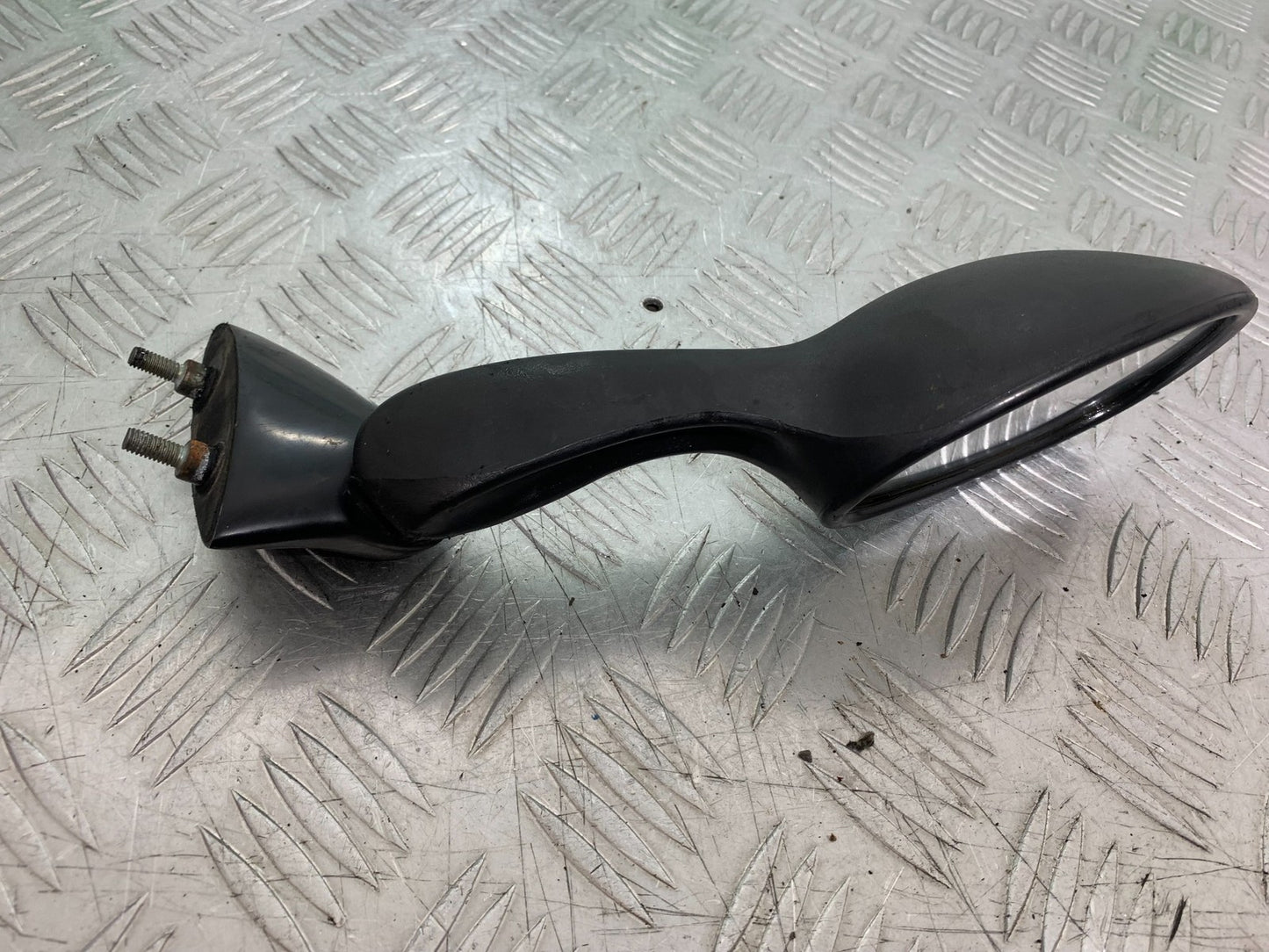 TRIUMPH 955i DAYTONA RIGHT MIRROR  YEAR 2002-2006 (CMB1229)