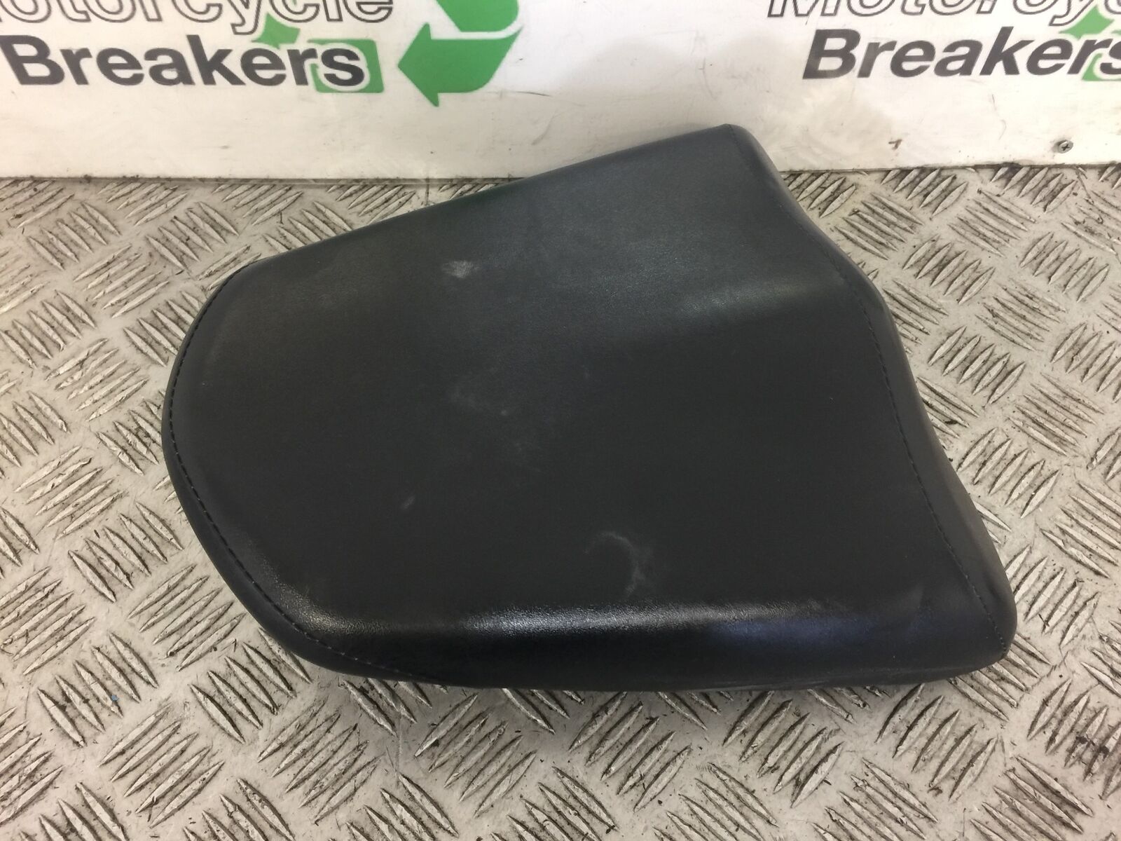 HONDA CBR125 CBR 125 REAR SEAT YEAR 2011-2017 (STOCK 347)