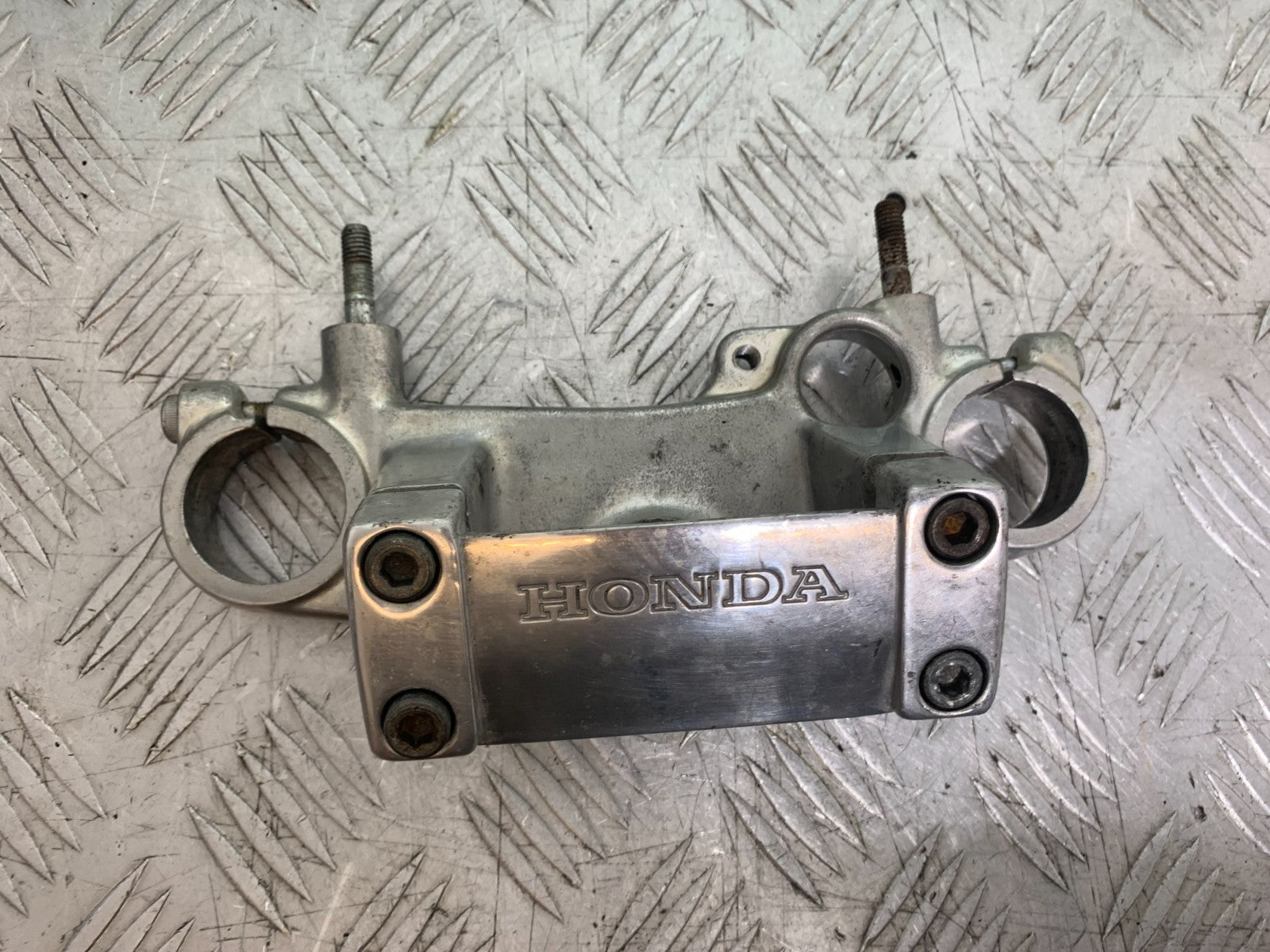 HONDA VT700 VT 700 SHADOW TOP YOKE  YEAR 1984-85 (CMB1328)