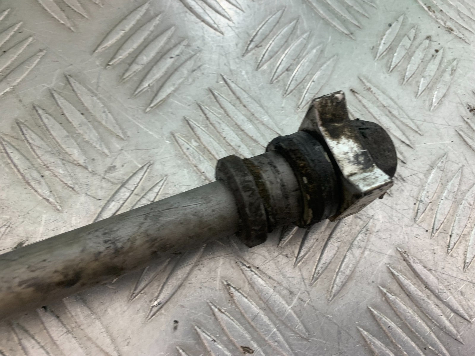 TRIUMPH TIGER 800 XRT REAR WHEEL SPINDLE  2018-2020 (CMB1193)