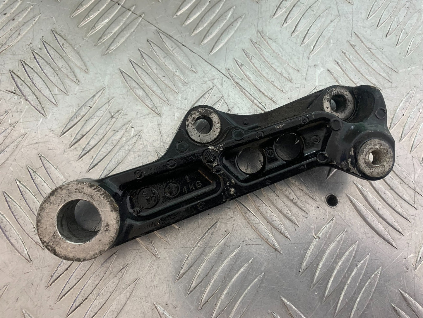 YAMAHA XJR1300 XJR 1300 REAR CALIPER BRACKET  1999-2003 (CMB1119)