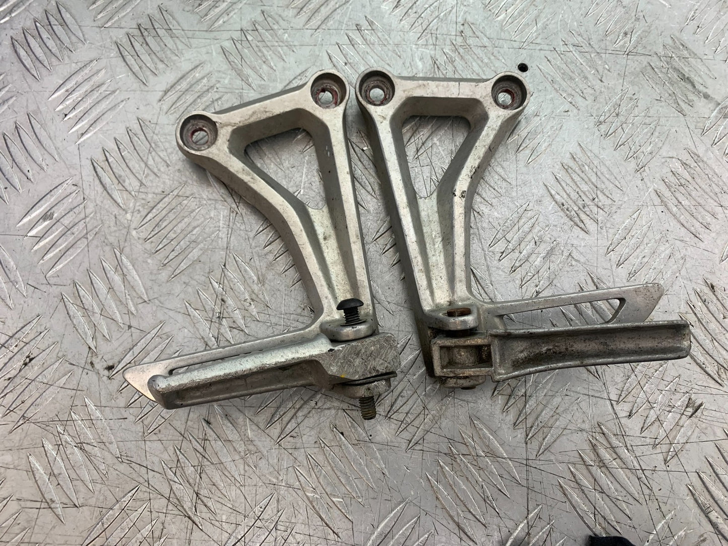 HONDA CB650F CB 650 FA-E REAR HANGER AND PEGS   YEAR 2014-2017 (CMB1226)