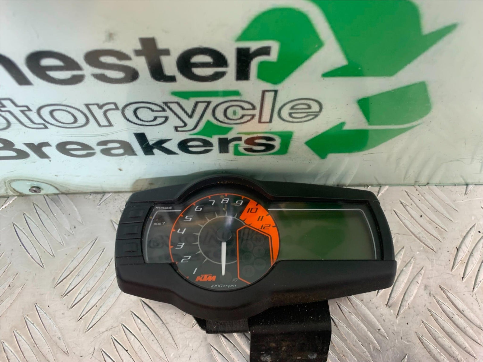 KTM 990 SUPERMOTO T CLOCKS SPEEDO DASH   YEAR 2010-2011  (CMB1067)
