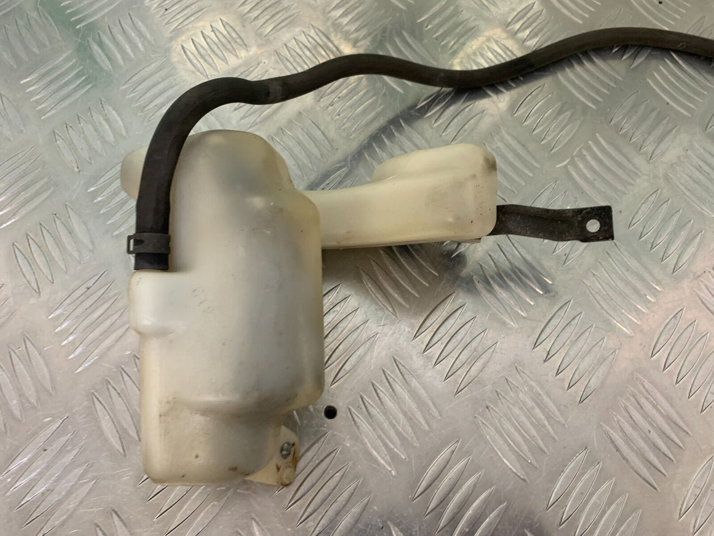 HONDA CBR 400 NC23 TRI-ARM COOLANT BOTTLE   YEAR 1987-89 (STOCK 969)