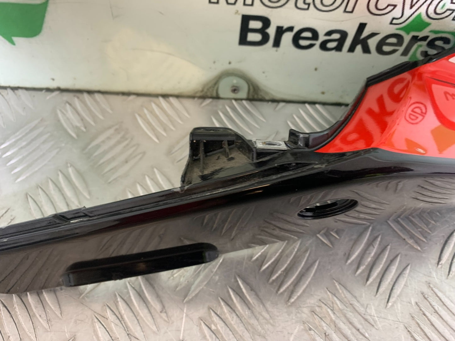 APRILIA RSV4 FACTORY LEFT SEAT PANEL  YEAR 2009-2012 (CMB1224)
