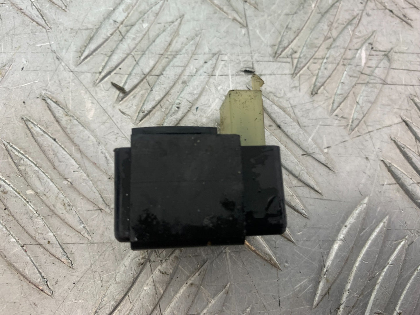 HONDA NTV 600 REVERE PETROL PUMP RELAY   YEAR 1988-1996  (CMB1281)