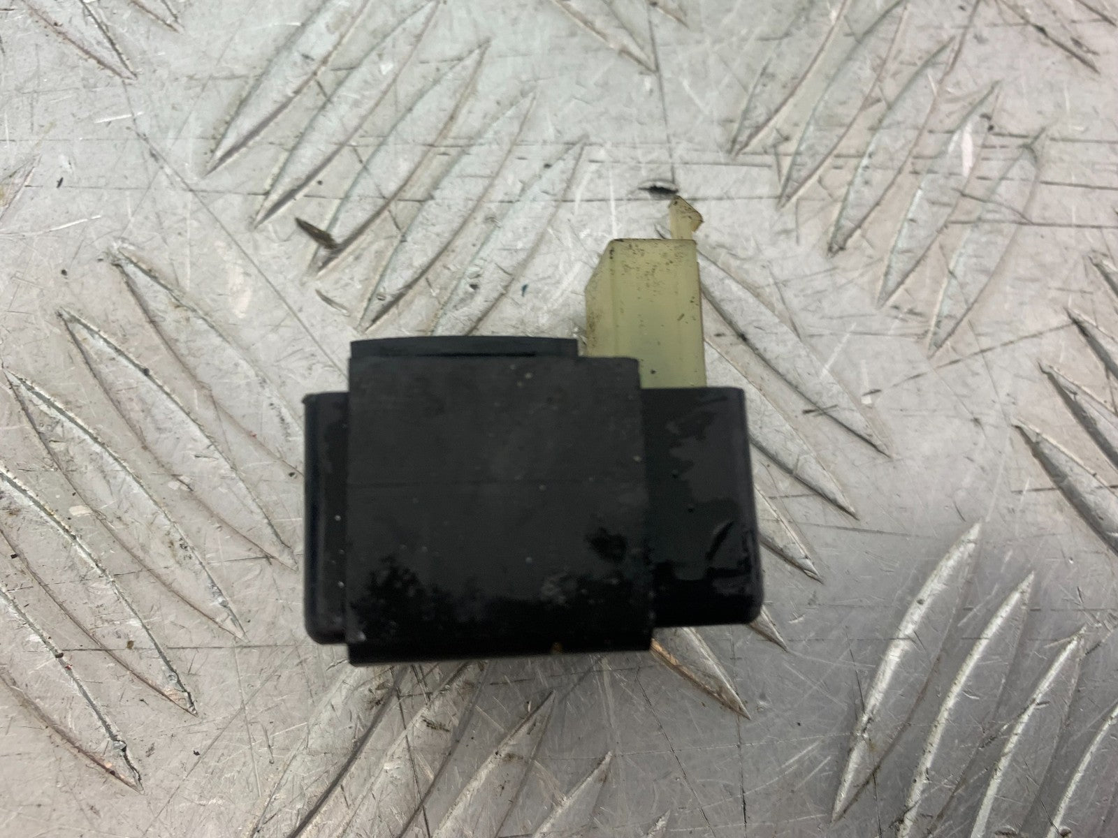 HONDA NTV 600 REVERE PETROL PUMP RELAY   YEAR 1988-1996  (CMB1281)