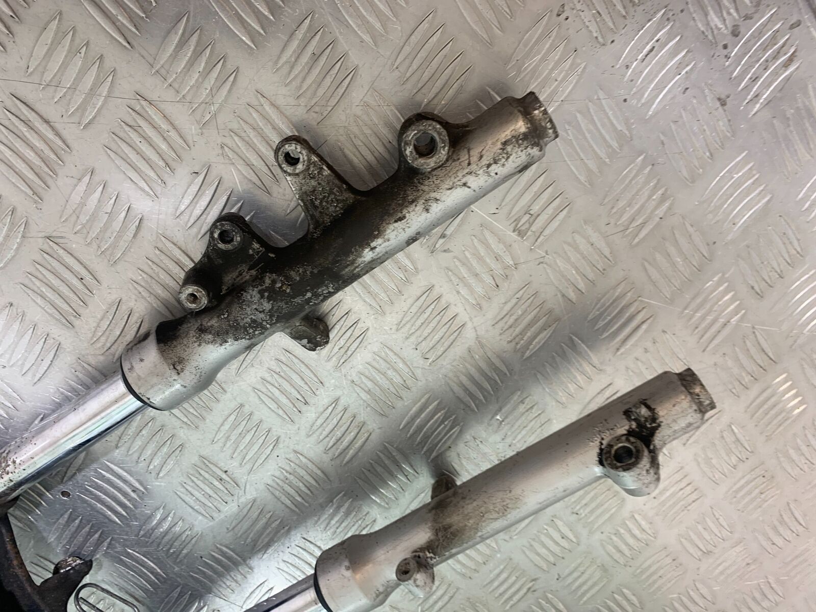 SUZUKI AN 200 UN 200 BURGMAN FORKS  YEAR 2007-09 (CMB1128)