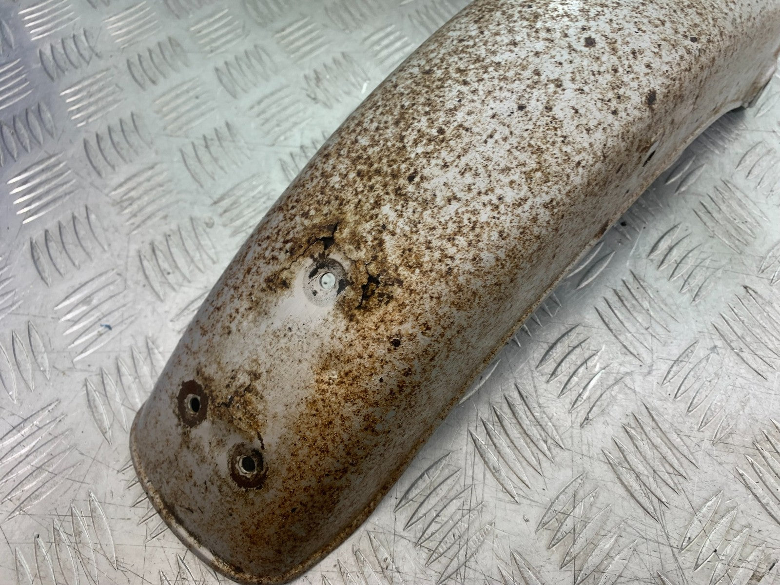SUZUKI GP100 GP 100 REAR MUDGUARD  YEAR 1978-1988 (CMB1259)