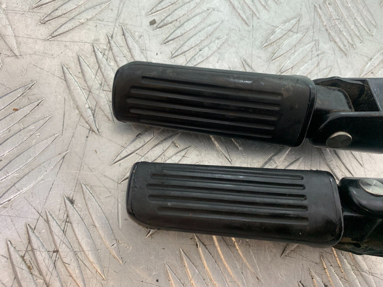 BSA 650 GOLD STAR REAR FOOTPEGS    YEAR 2022-2025 (CMB1262)