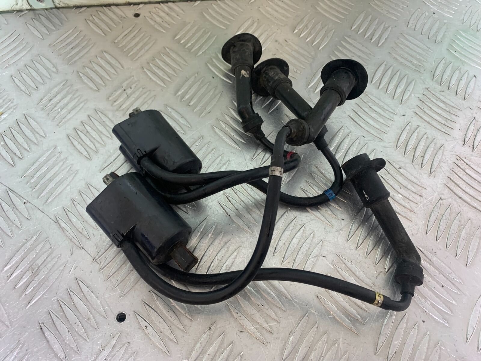YAMAHA YZF600 YZF 600 THUNDERCAT COILS AND CAPS  1996-2003 (CMB1134)