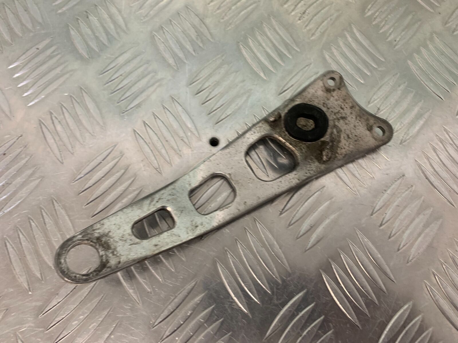 HONDA CBR 400 NC23 TRI-ARM EXHAUST BRACKET YEAR 1987-89 (STOCK 969)