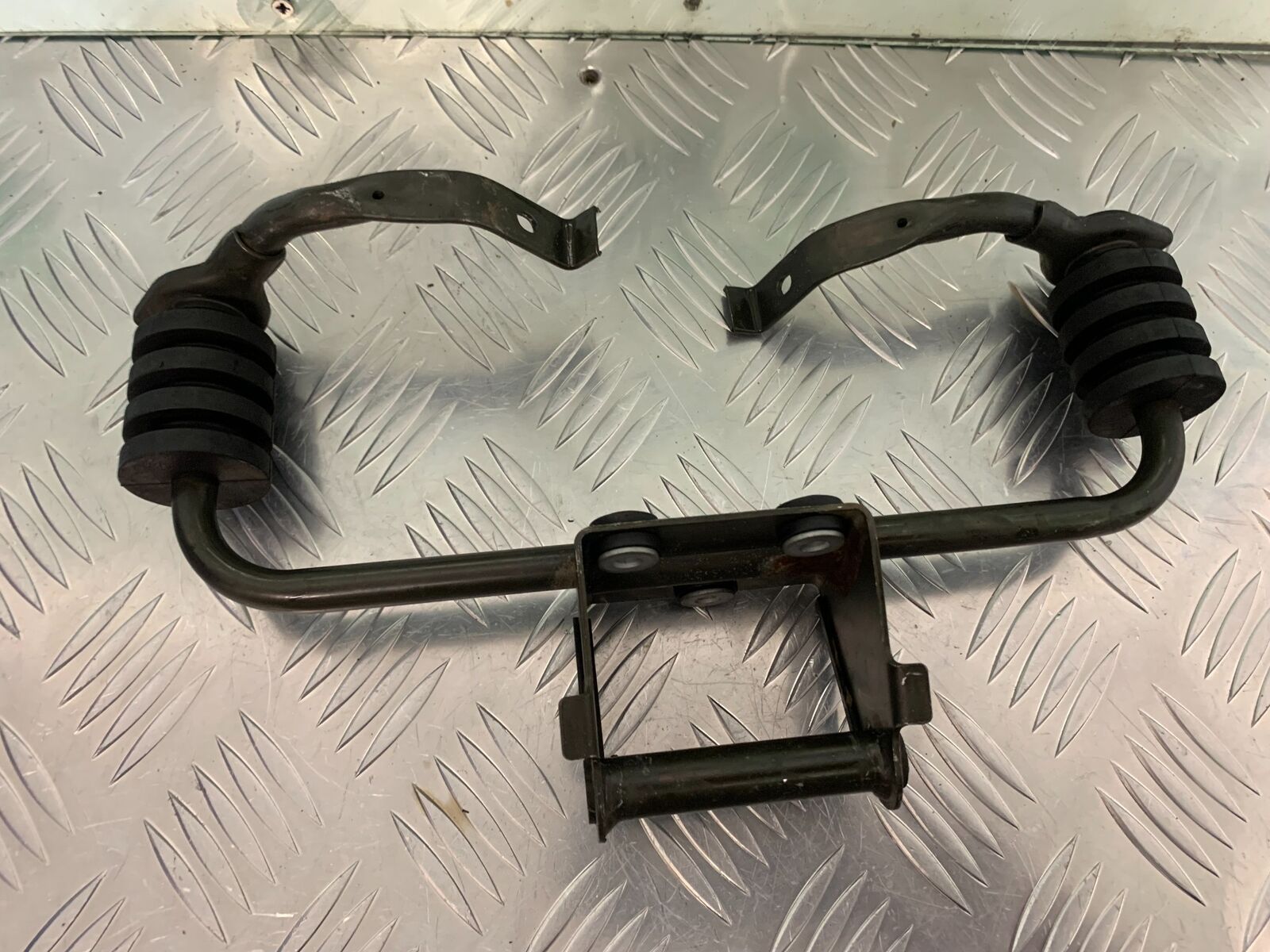 SUZUKI DL 650 V-STROM TANK BRACKET   YEAR 2006 2011 (STOCK 954)
