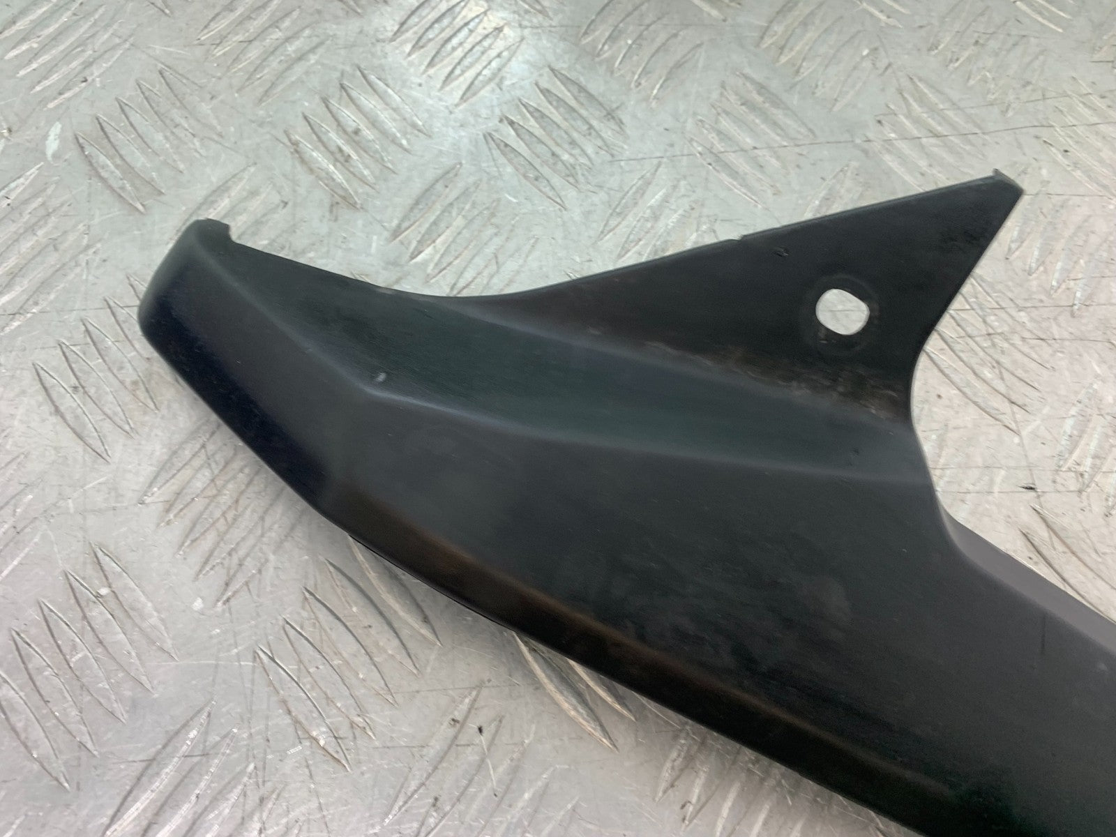 YAMAHA FZS600 FAZER 600 LEFT TOP FAIRING INFILL PANEL  YEAR 1998-2001 (CMB1267)