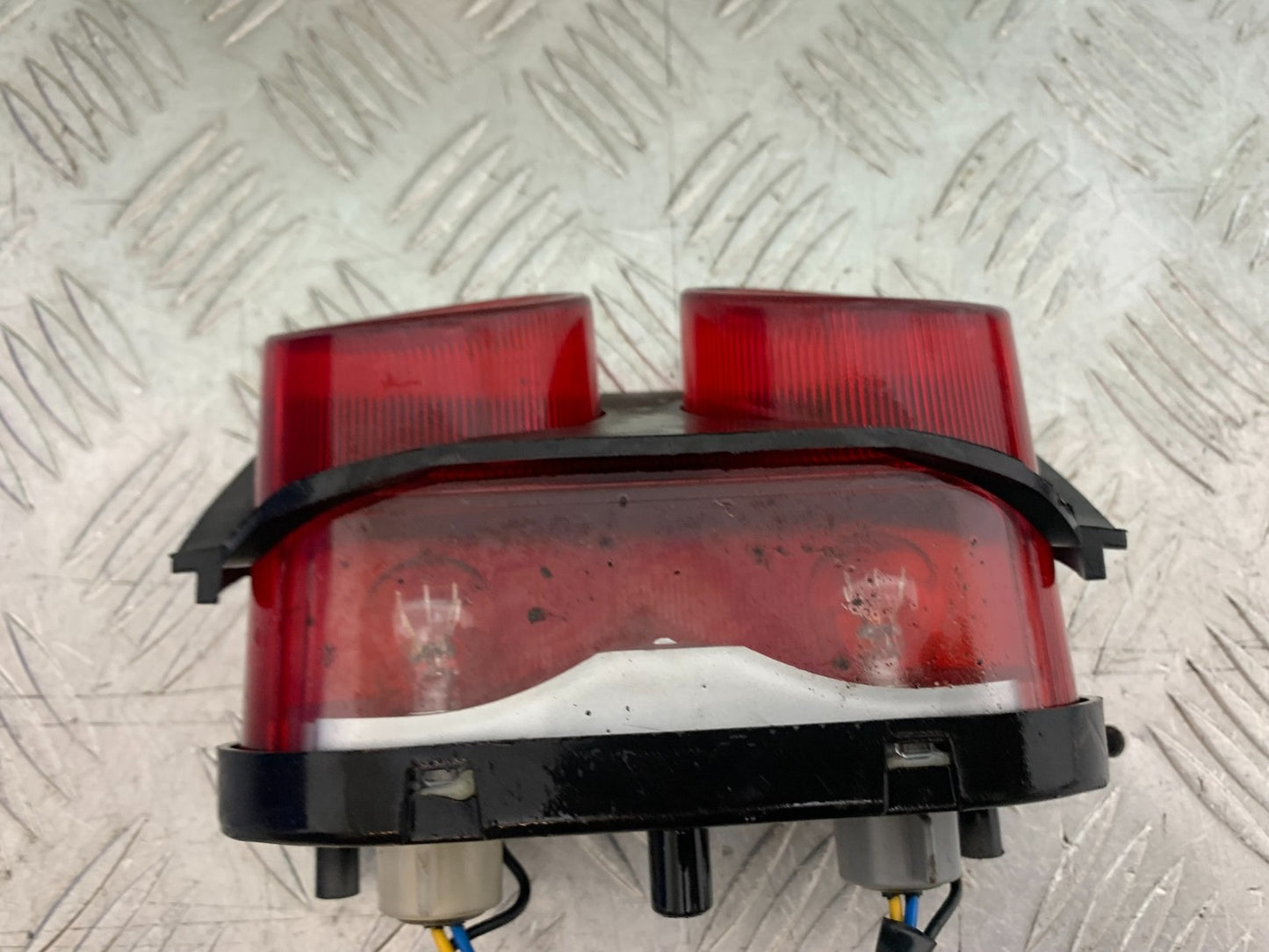 YAMAHA FZS1000 FAZER REAR LIGHT  YEAR 2001-05 (CMB1275)