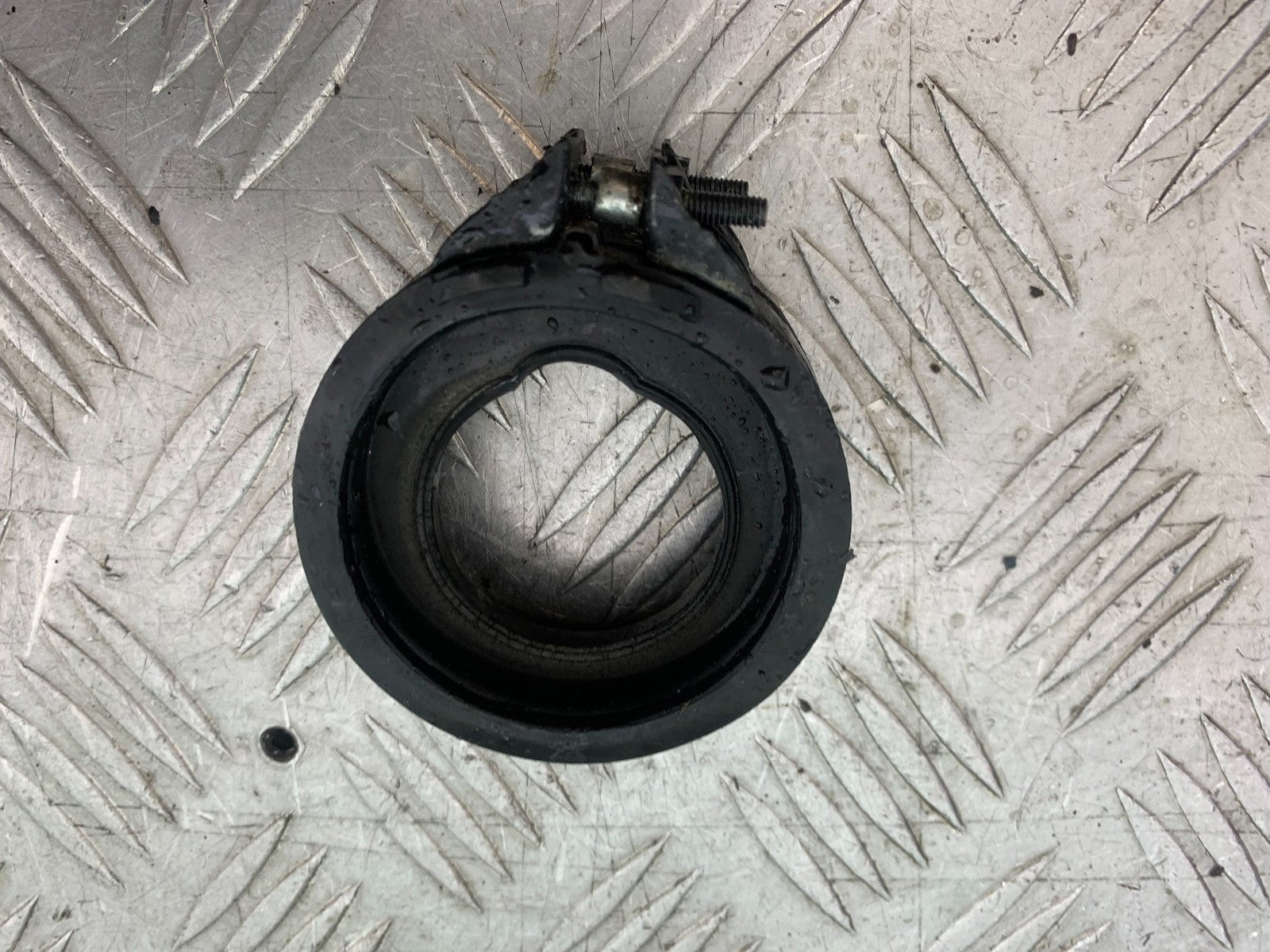 APRILIA 650 PAGASO STRADA CARB RUBBER    YEAR 2005-2010 (CMB1260)