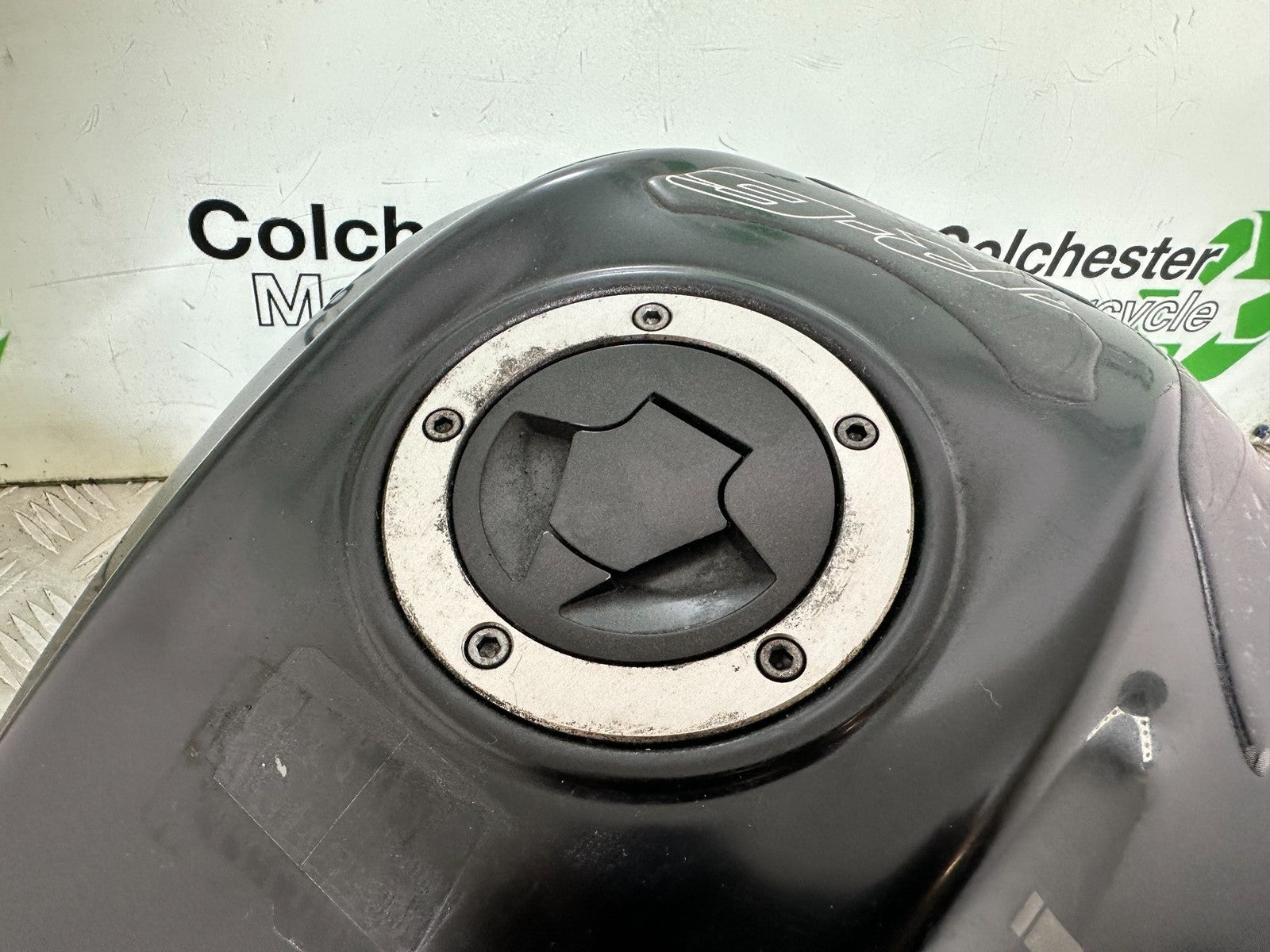 KAWASAKI ER6 F ER6F PETROL FUEL TANK YEAR 2005-2008 (CMB1178)