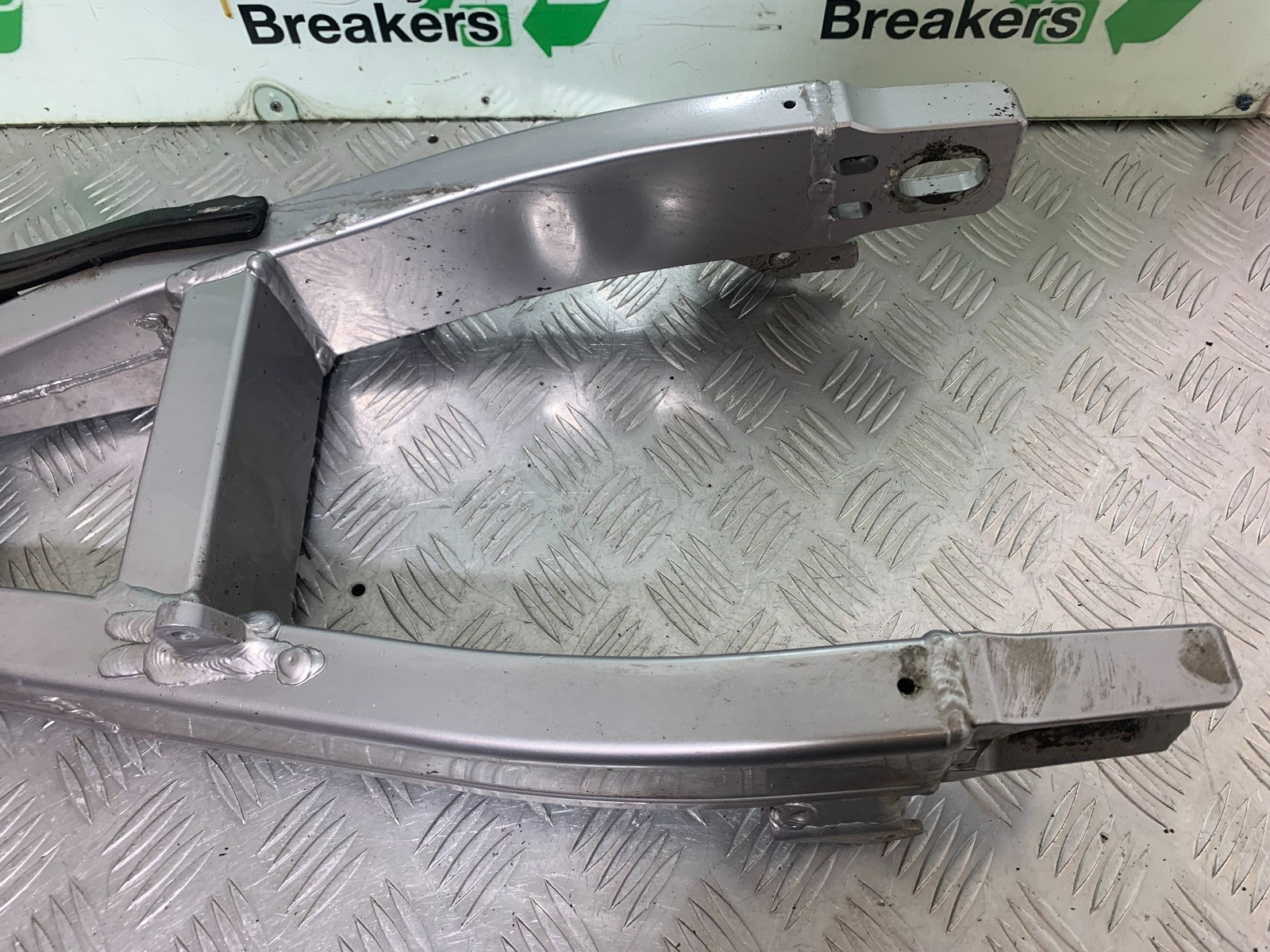 YAMAHA XJR1300 XJR 1300 SWINGARM   YEAR 1999-2003 (CMB1119)