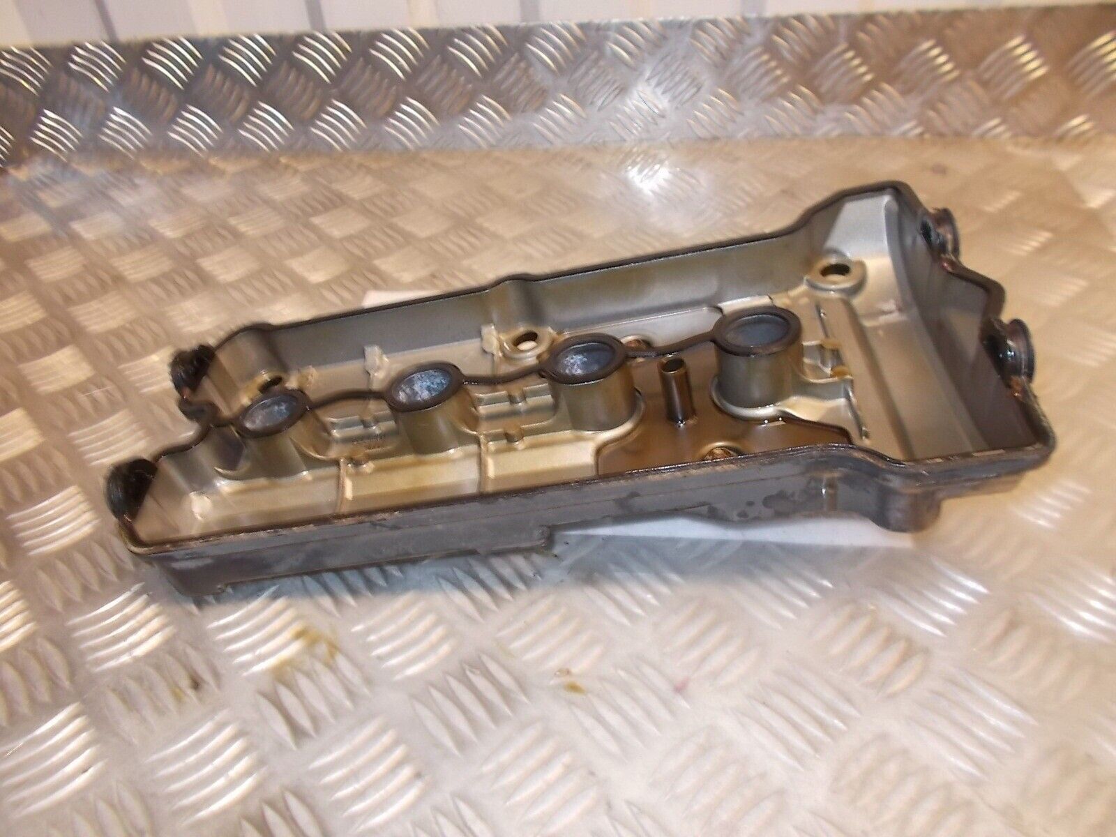 HONDA CB600 CB 600 HORNET ROCKER COVER  YEAR 2001