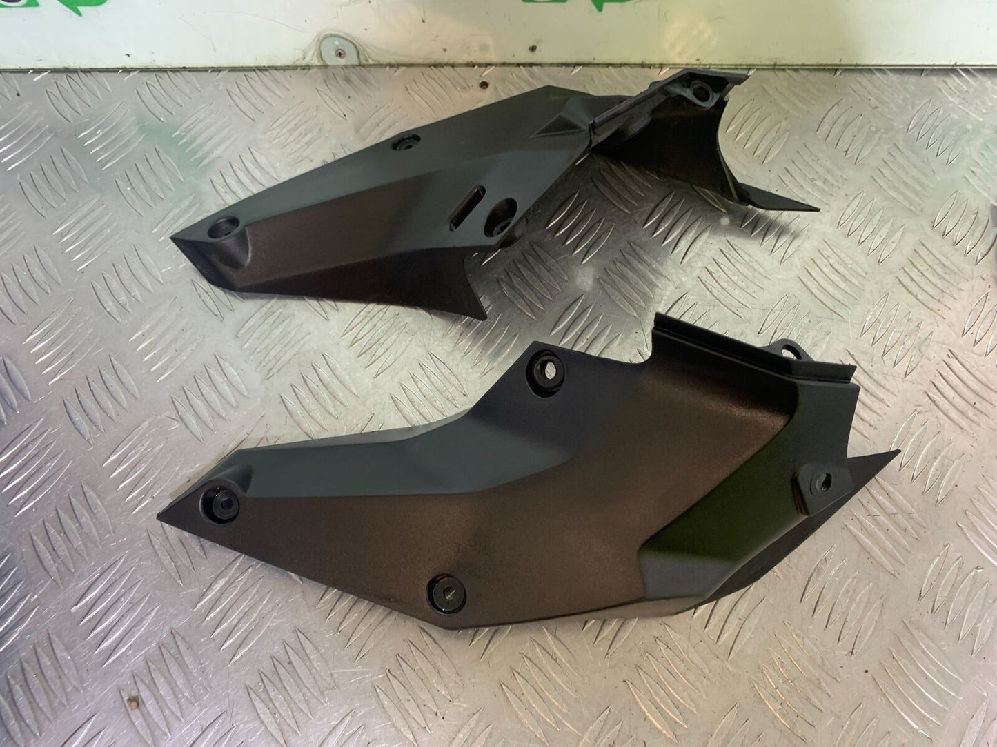 KTM 125 DUKE LEFT AND RIGHT FAIRING INFILLS  YEAR 2018-2023 (CMB1083)