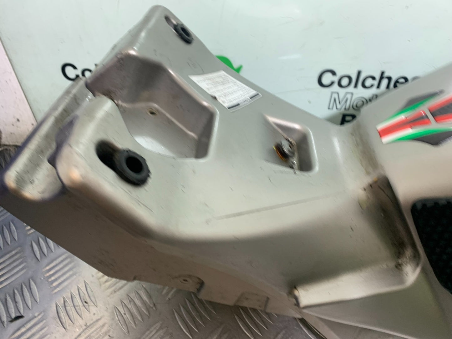 APRILIA TUONO 1000 V4 PETROL TANK  YEAR 2013-2014  (CMB1239)
